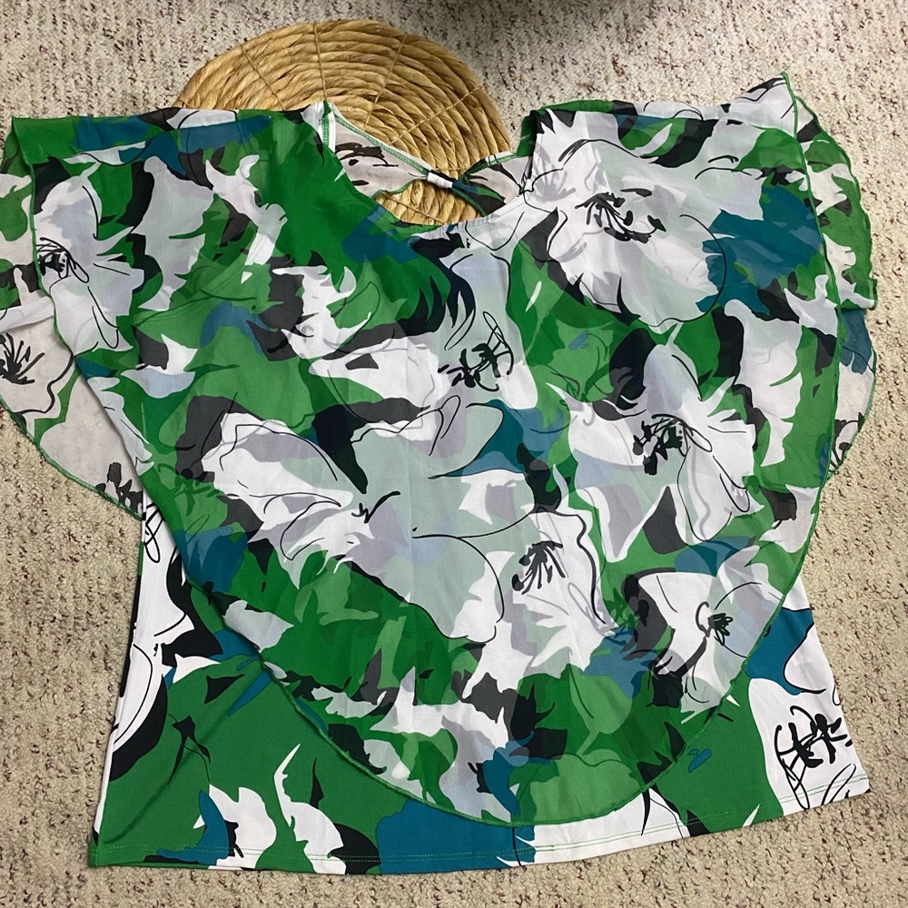 Flowy Abstract Floral blouse Sz 1X